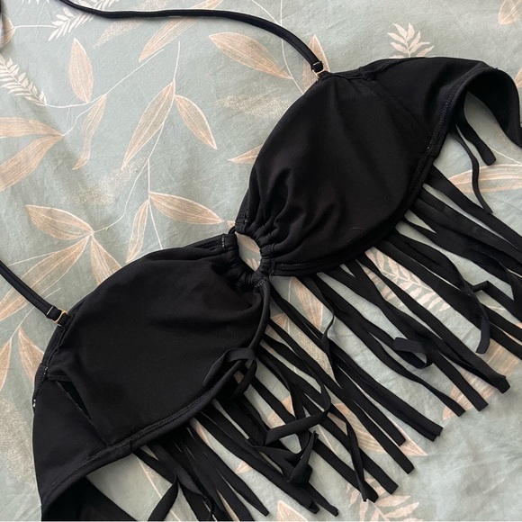 Black Fringe Bikini Top w/ Bikini Bottoms Medium. Roxy & LA Hearts 🖤👙 - Picture 4 of 5